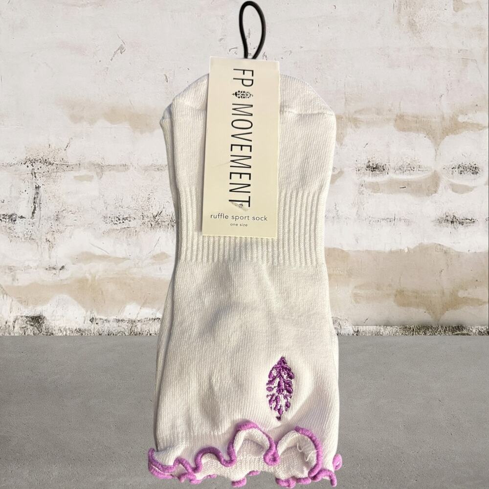 Free People Super Surge Ruffled Socks in Lavender NWT - Picture 2 of 4
